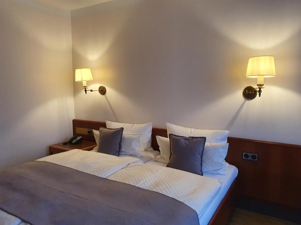 Kaefernberg - Weinhotel Альценау Экстерьер фото