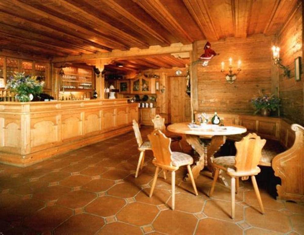 Kaefernberg - Weinhotel Альценау Экстерьер фото