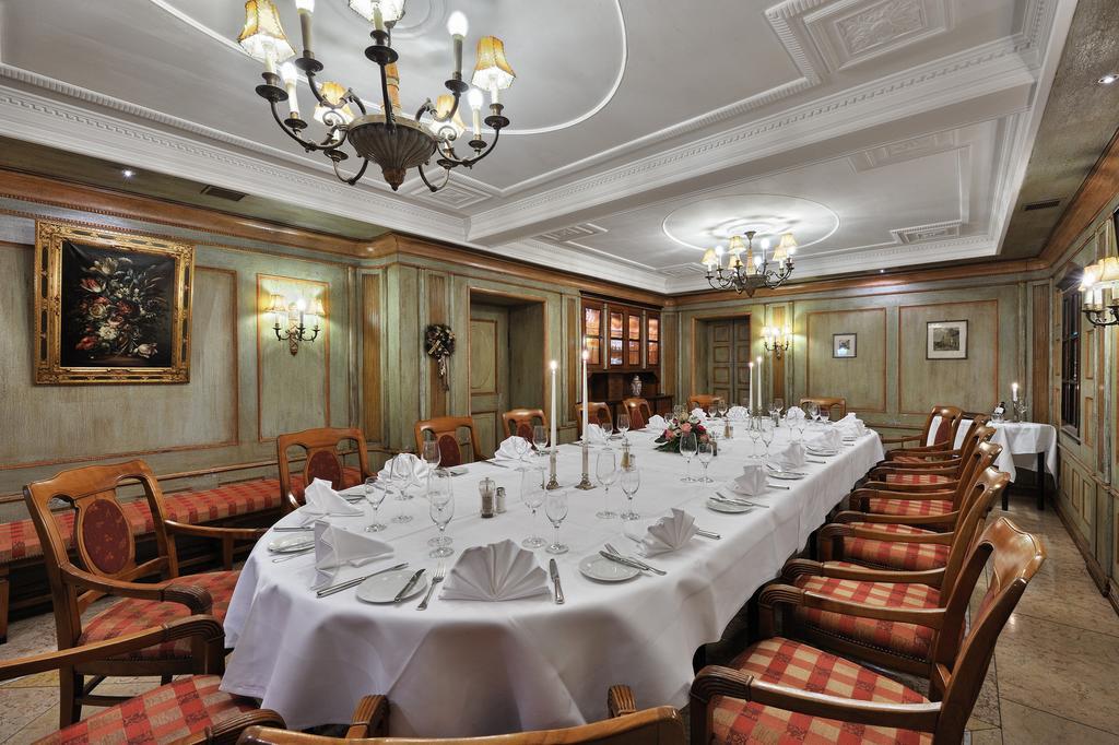 Kaefernberg - Weinhotel Альценау Экстерьер фото